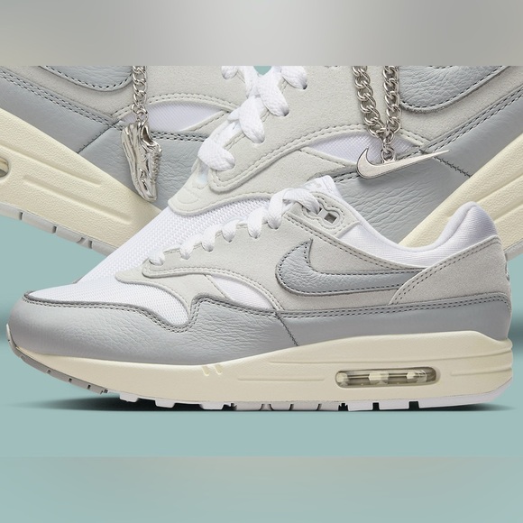 Nike Shoes - Nike
Air max
‘Pure platinum’/ sail/light/smoke Grey
Brand new